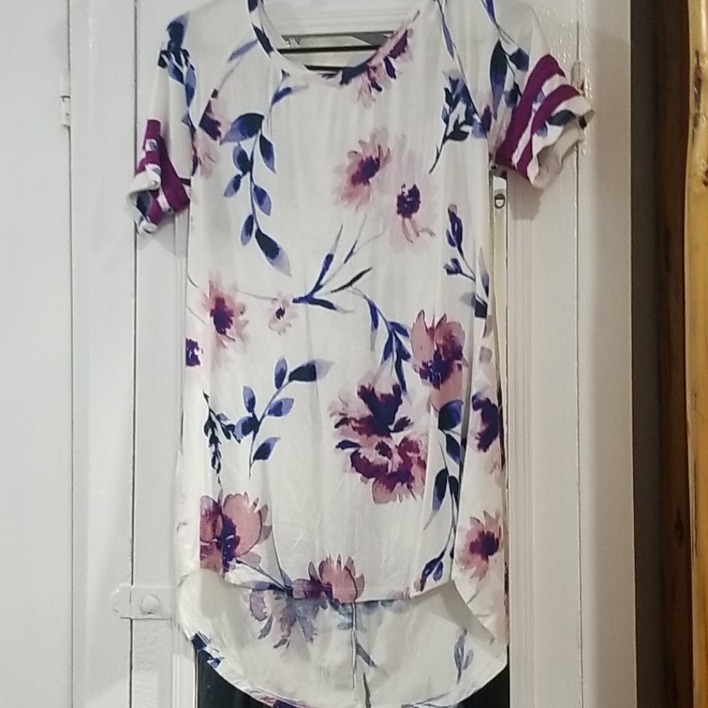 Maurices high low tshirt top